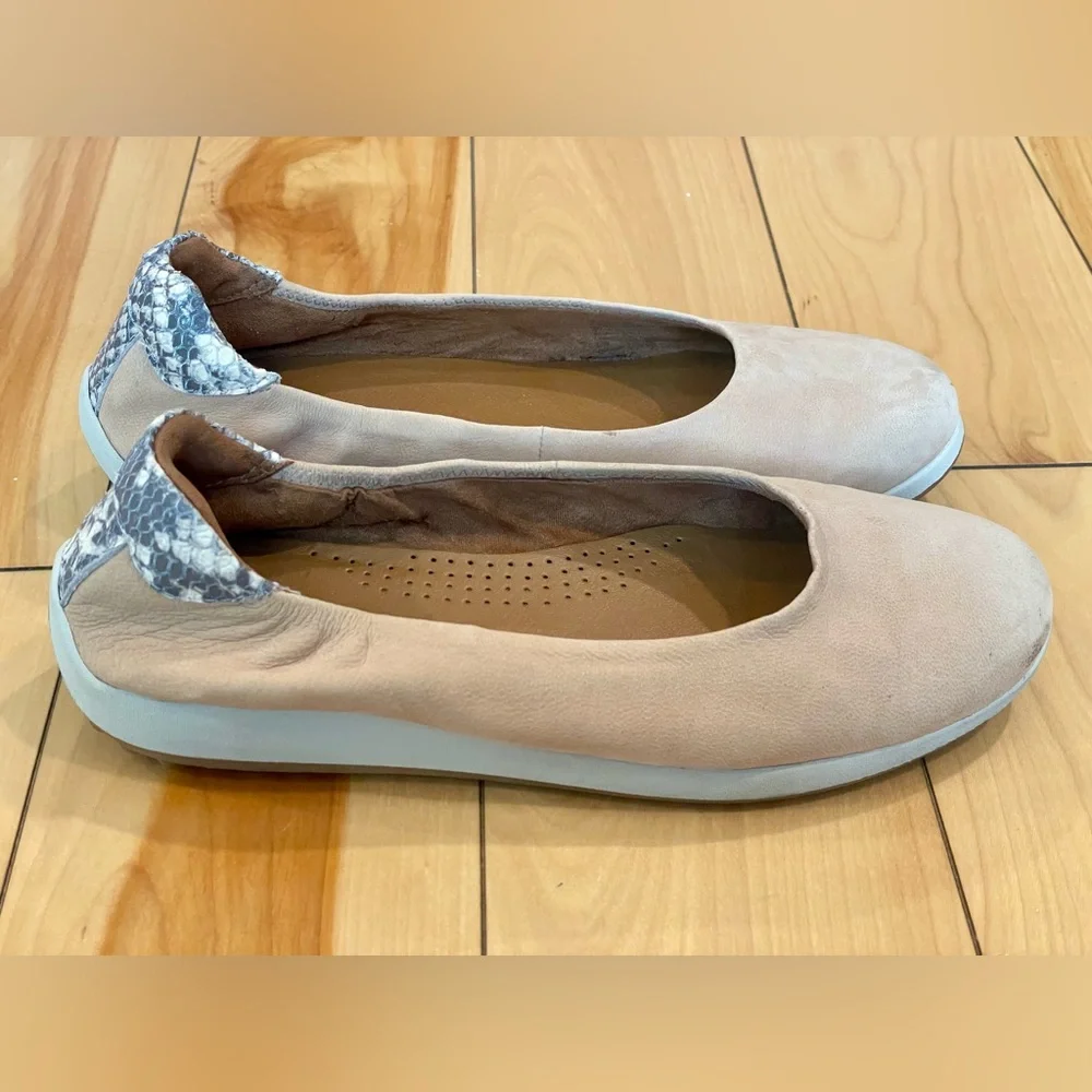 Caslon Nordstrom Leather Snake Embossed Heel‎ Flats Size 6